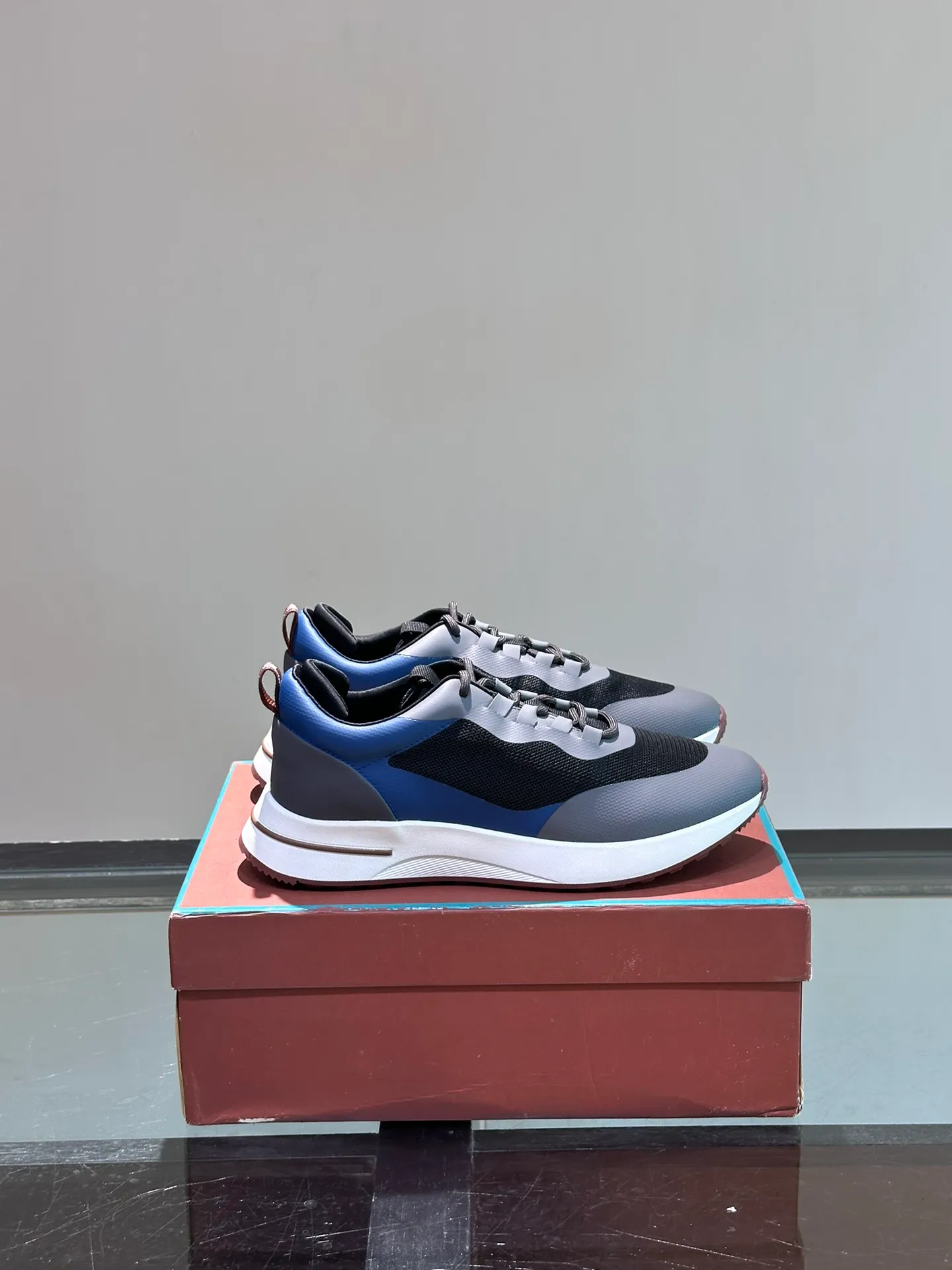 Factory price: 540💰Loro men's shoes💰iana niche Loro classic jogging shoes, men's lace-up casual shoes and sneakers, high-quality lightweight and comfortable fabrics, suitable for outdoor leisure, the color scheme is young and energetic, and it looks great with sportswear or casual suits! Size: 39-45 (46 customized)